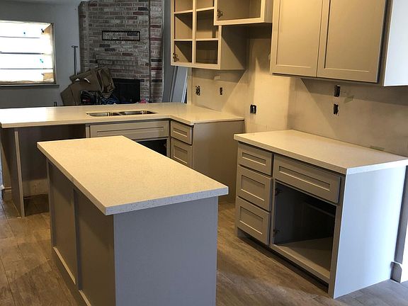 4th image of 7541 Fuchsia Ln