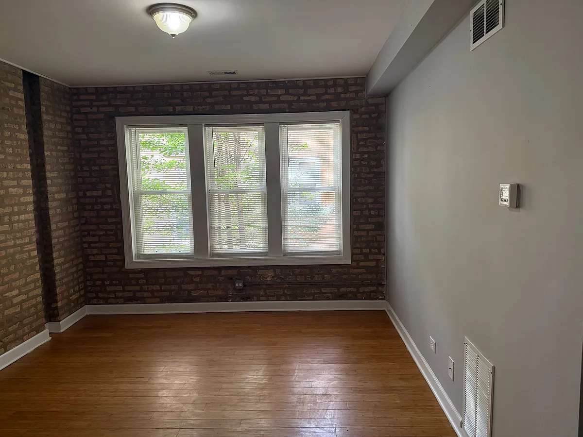 Building Photo - 3523 W Franklin Blvd #2W