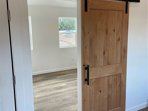 4th image of 24308 Victory Blvd #24308