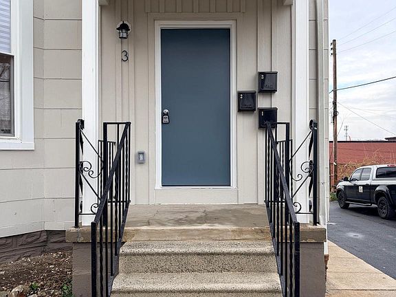 3rd image of 3 E Overlea Ave APT 2