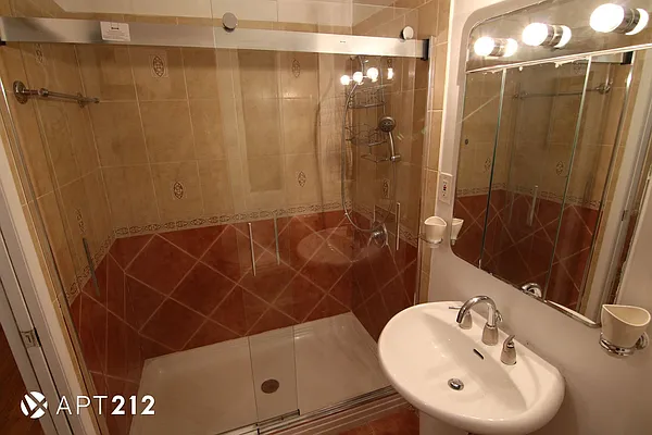 Rented by APT212 INC | media 22