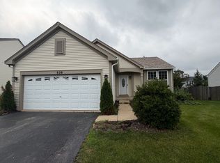 636 Hamilton Ln, North Aurora, IL 60542