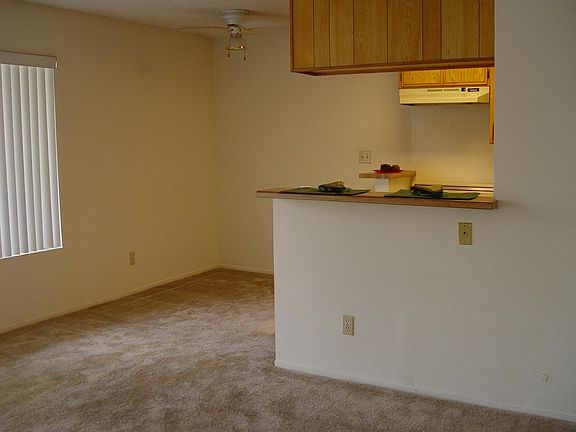 4th image of 17821 Halsted St #23