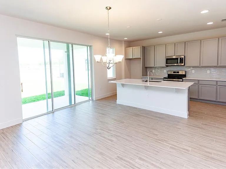 820 Lowood Ct — Photo 12