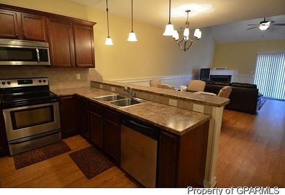 4th image of 2201 Dovedale Dr #B