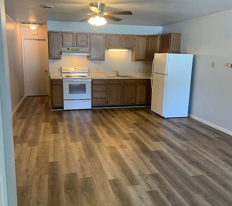 1st image of 119 W Market St #10170895