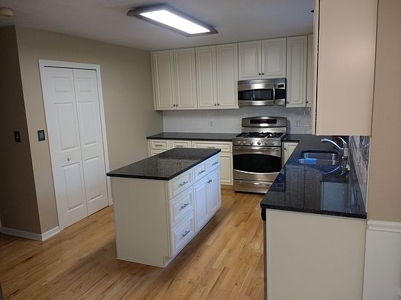 5th image of 7742 Herrick Park Dr
