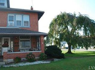 216 E Smith St, Topton, PA 19562