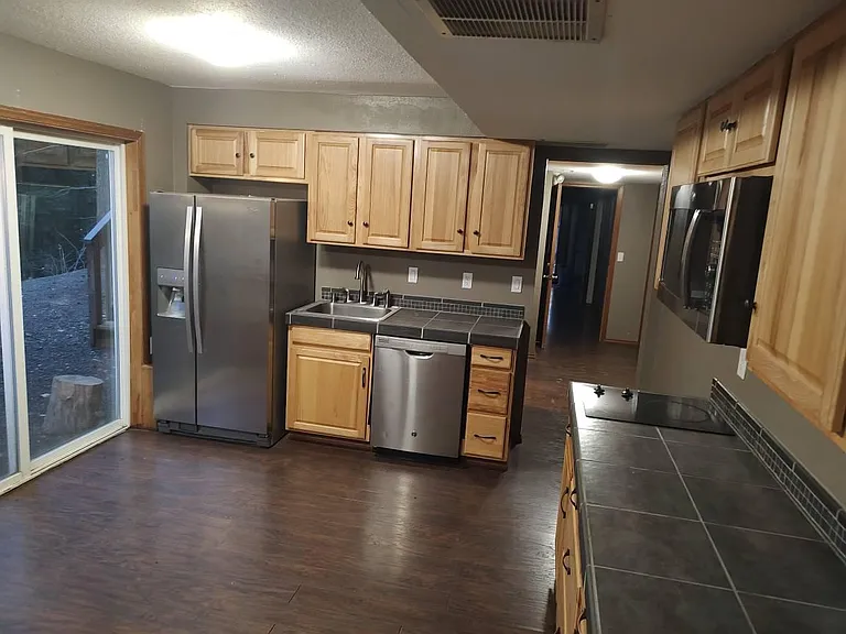 12800 NW Bishop Rd — Photo 1
