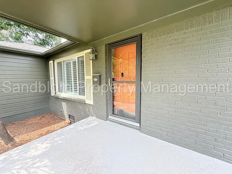 3737 E 37th Pl — Photo 3