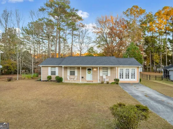 7135 Hania Dr, Fairburn, GA 30213