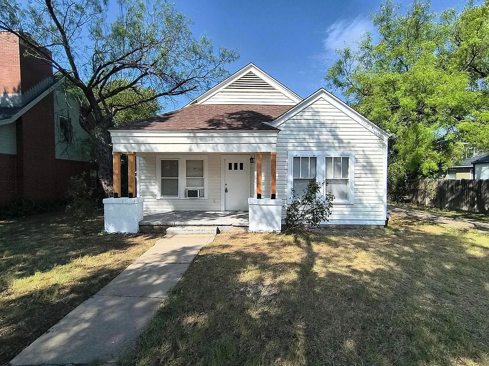 1007 Austin St