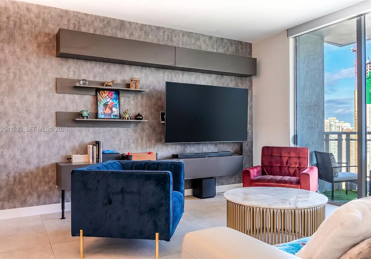 Ivy Condo — Photo 3