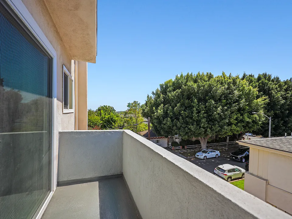 1865 Camden Ave #301