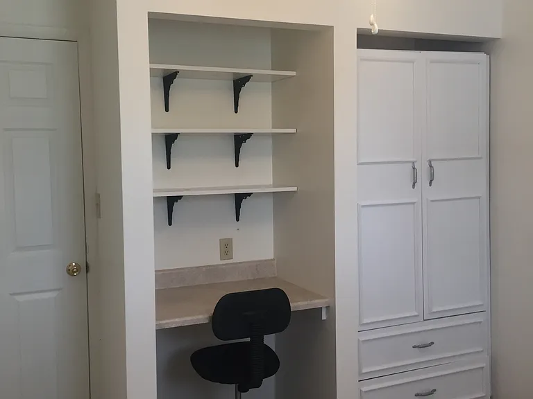 103 N 6th Ave #ROOMS FOR RENT — Photo 8