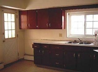 52 Hunt St, Dallas, PA 18612