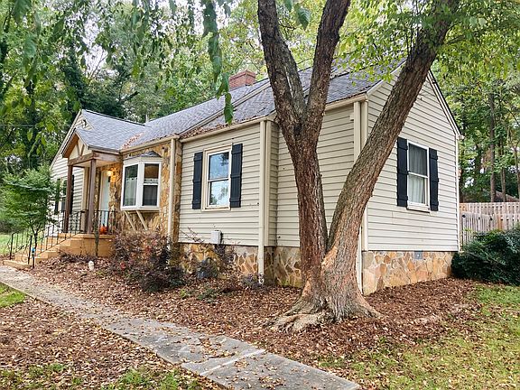 Side View Lindridge Dr.