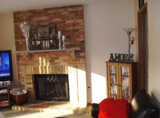 1714 Cumberland Rd, Aurora, IL 60504