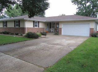 1016 Koester St, Effingham, IL 62401