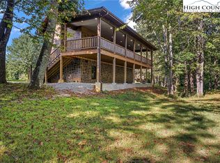 30 Snowy Ln, Newland, NC 28657