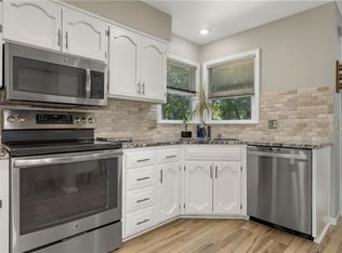 13603 S Locust St, Olathe, KS 66062