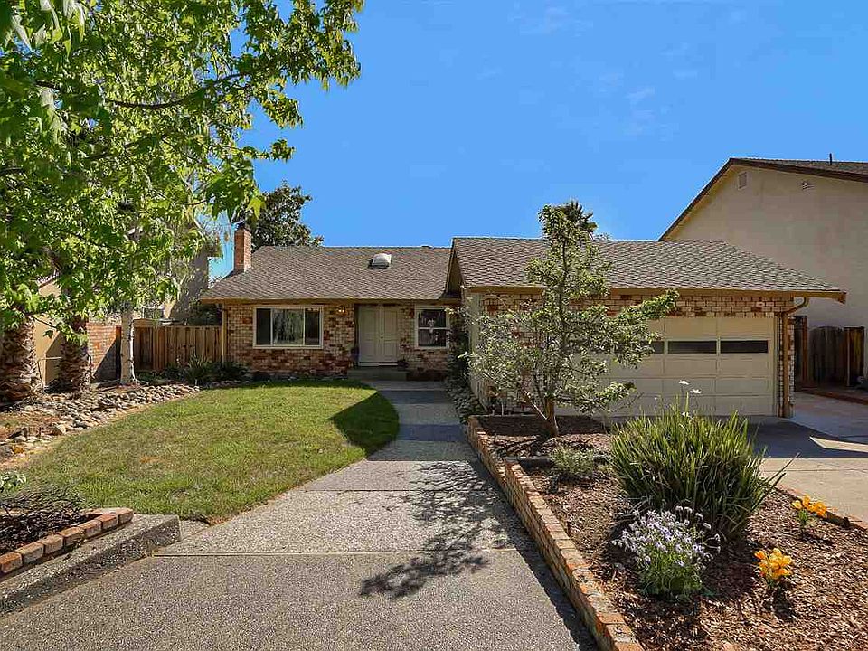 1st image of 40661 Canyon Heights Dr
