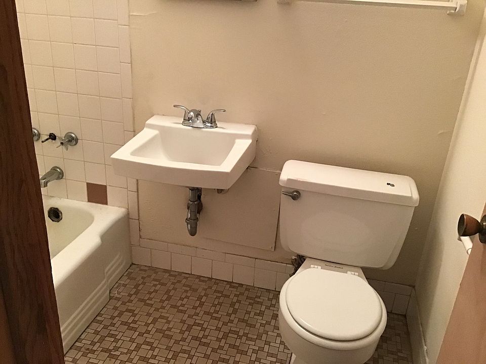 2nd image of 853 N 23rd St APT 14