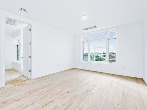 4th image of 627 De Kalb Ave #3E