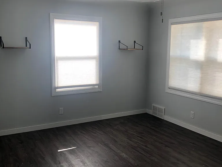 1107 Grant Ave — Photo 17