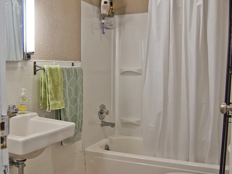 205 Pleasant St — Photo 7