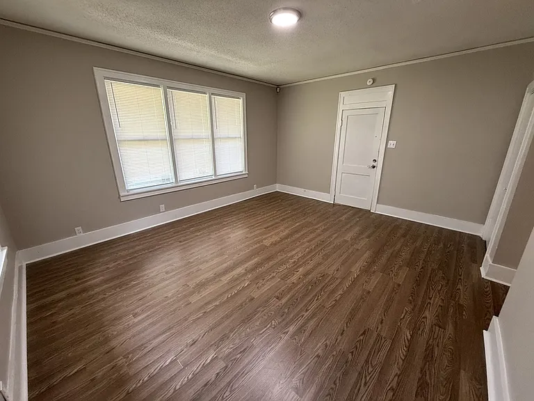 753 N Evergreen St — Photo 26