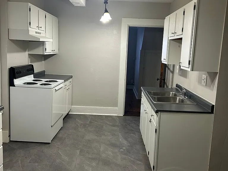 413 3rd St SW — Photo 9