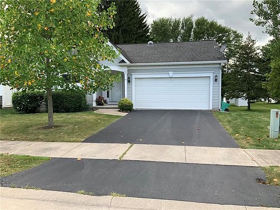 2nd image of 47 Amalfi Dr