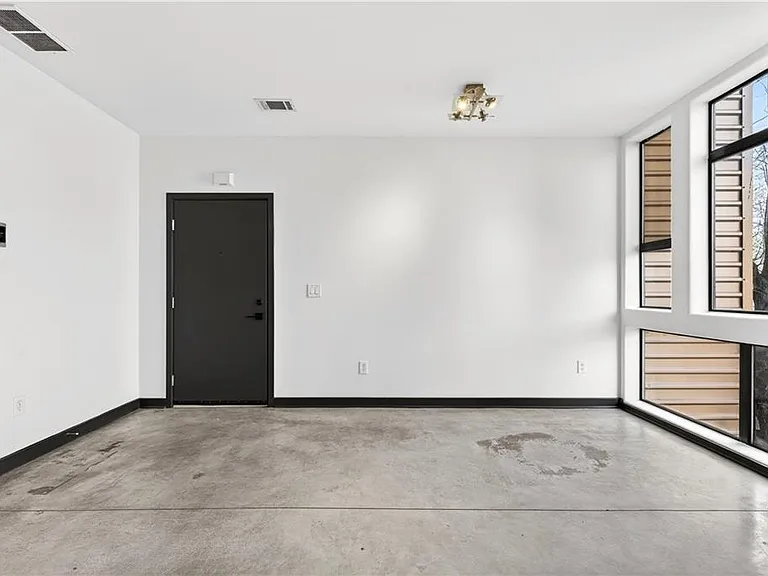 972 Dekalb Ave NE #202 — Photo 3