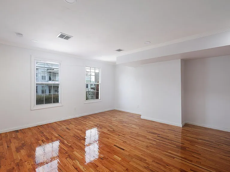 131 Armstrong Ave #1 — Photo 6