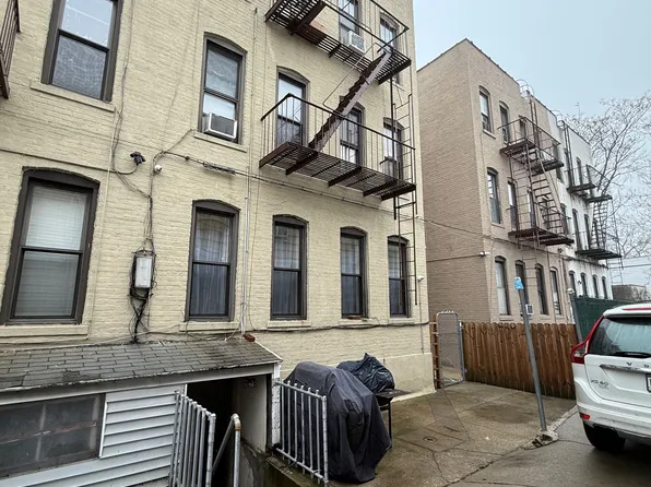 2319 Avenue Z image 6 of 7