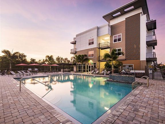 4th image of 1185 S Pinellas Ave #4101094
