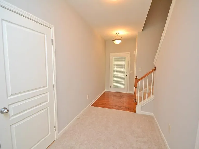 Entrance/ Foyer