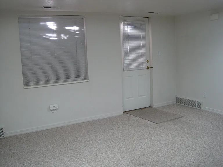 6738 S 615 E #B — Photo 5
