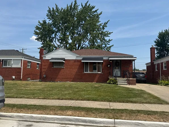 19015 Ash Ave, Eastpointe, MI 48021