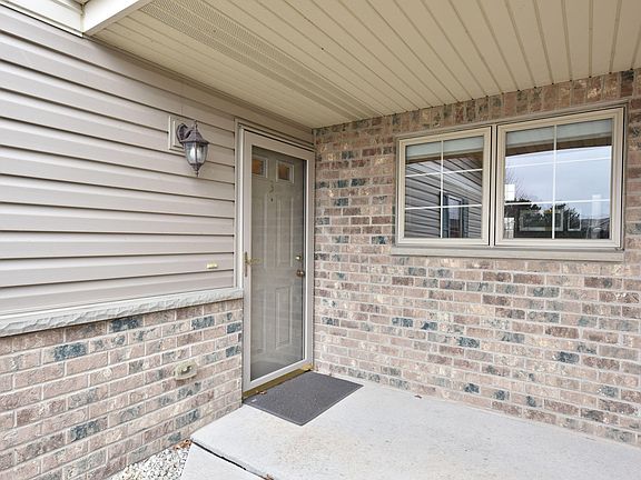 3rd image of 686 Stoney Creek Ct APT 3