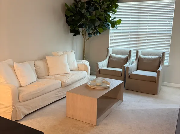 1000 Harvey Dr APT 360, Walnut Creek, CA 94597