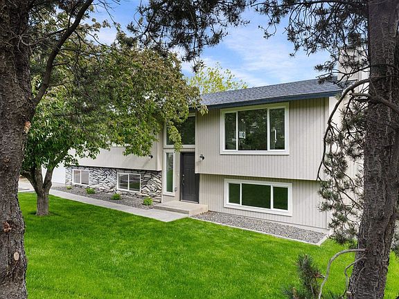 4th image of 3104 W 46th Ave