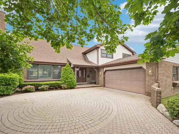 2425 N Drury Ln, Arlington Heights, IL 60004