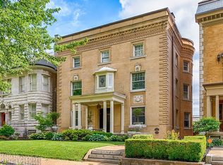 4441 Westminster Pl, Saint Louis, MO 63108