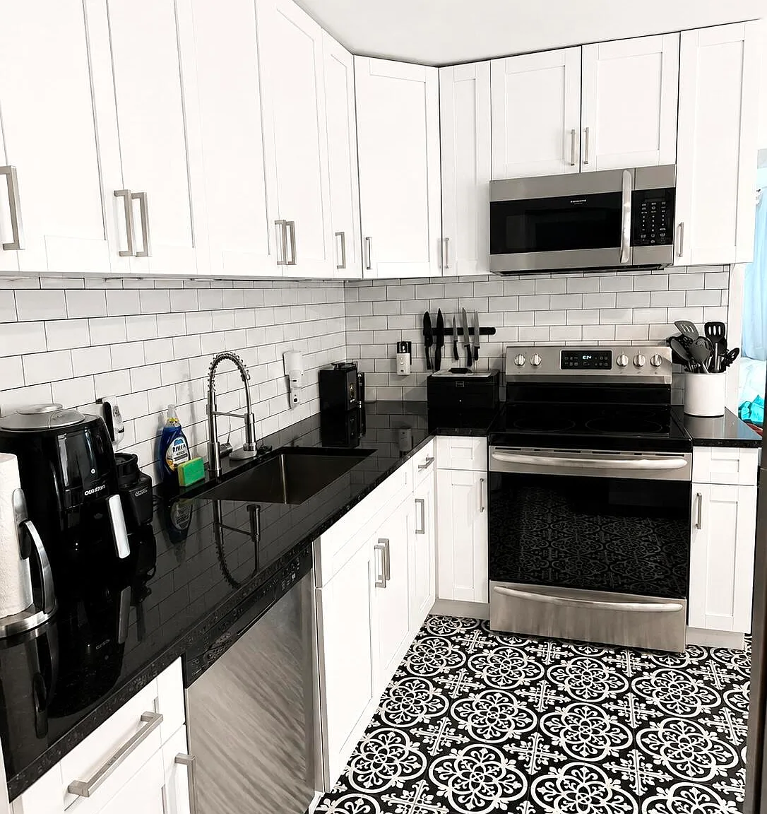 2 bed, 1.0 bath, 820 sqft, $2,400 — Photo 4