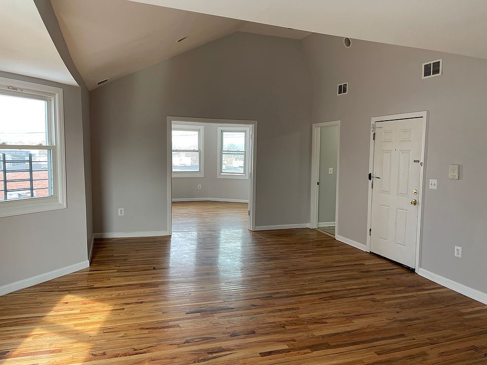 1st image of 784 S 19th St Floor 2