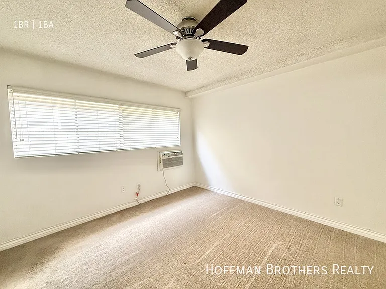 4860 Van Noord Ave — Photo 7