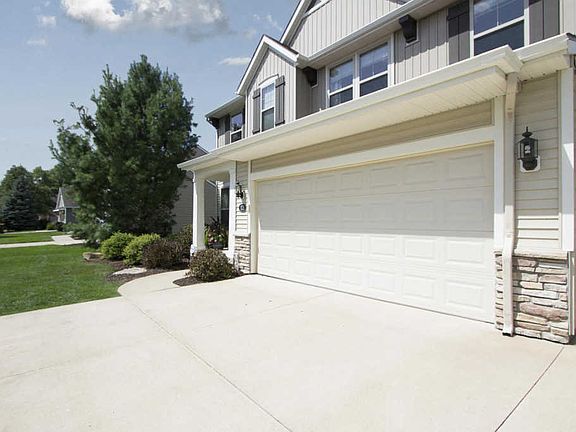 5th image of 821 Moorings Dr
