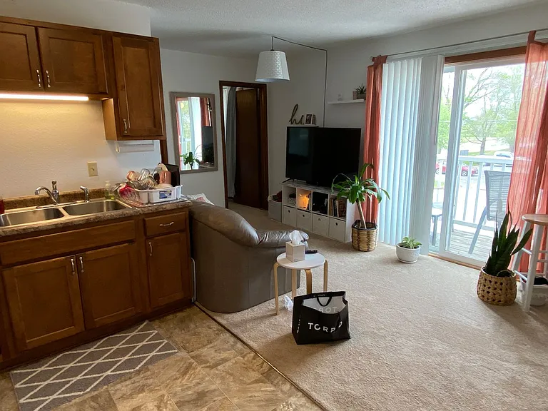 105 Jewel Dr — Photo 3